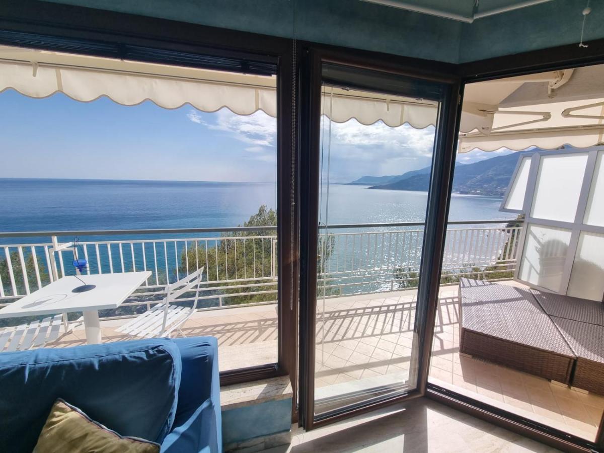 Sea And Monaco Charme View On The Beach Ventimiglia Buitenkant foto