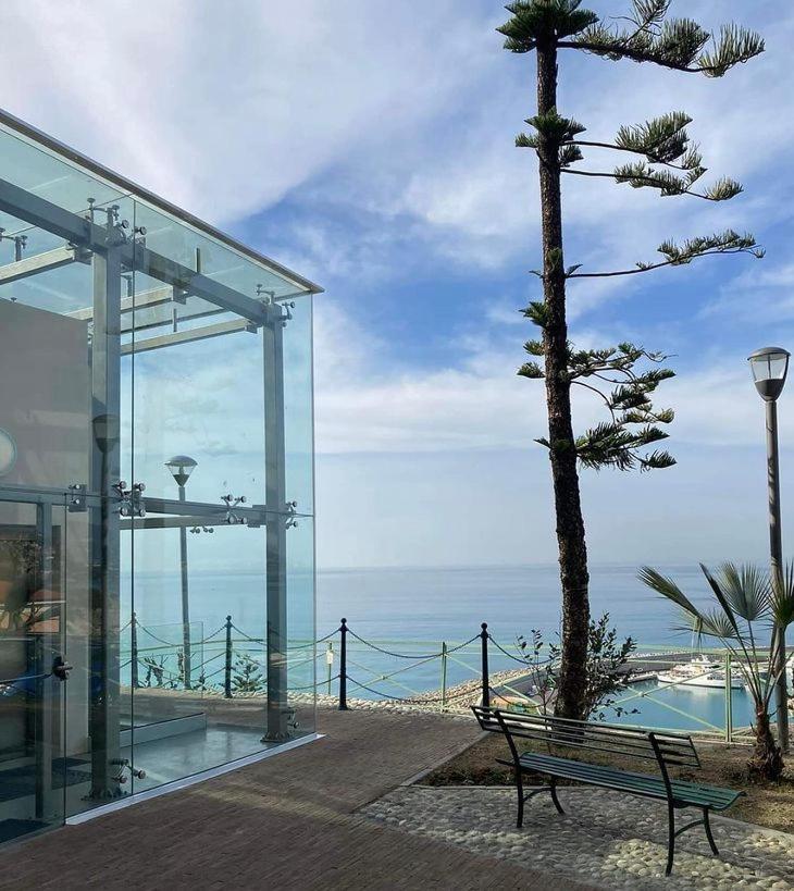 Sea And Monaco Charme View On The Beach Ventimiglia Buitenkant foto